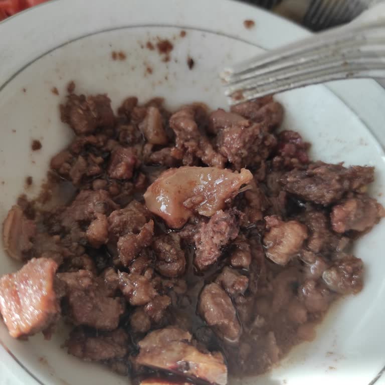 Migros Başyazıcı Kavurma Alma, Aldırma, Tad Yok, Lastik Gibi Et