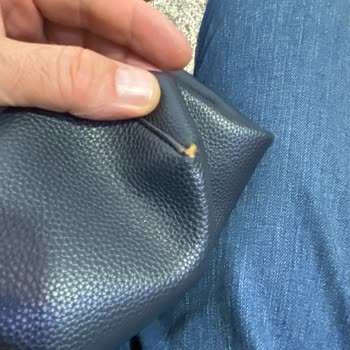 Emporio Armani Mağazasından Aldığım Çantada Renk Değişimi Sorunu!