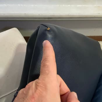 Emporio Armani Mağazasından Aldığım Çantada Renk Değişimi Sorunu!