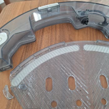 Fakir Robot RS 770 Süpürgede Oluşan Çatlak