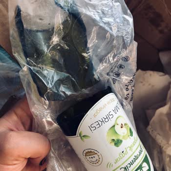 Aras Kargo Kutuları Açıp Bakmış