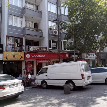 Vodafone Bayisinde İlgisizlik ve Kaba Davranış