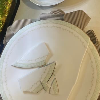 Madame Coco Kırık Ürün Mağduriyetimi Telafi Etmiyor.