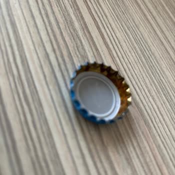 Kisarna Maden Suları Kisarna Maden Suyu Paslı Kapak Ve Şişe