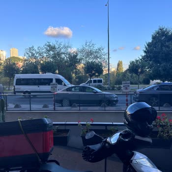 İstanbul Büyükşehir Belediyesi Usulsuz Tabela Koyulmuş