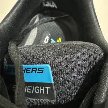 Skechers Ayakkabıda 4 Ayda İç Kısımda Yırtılma Sorunu