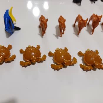 Kinder Sürprizden Sürekli Aynı Figürler