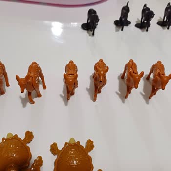 Kinder Sürprizden Sürekli Aynı Figürler