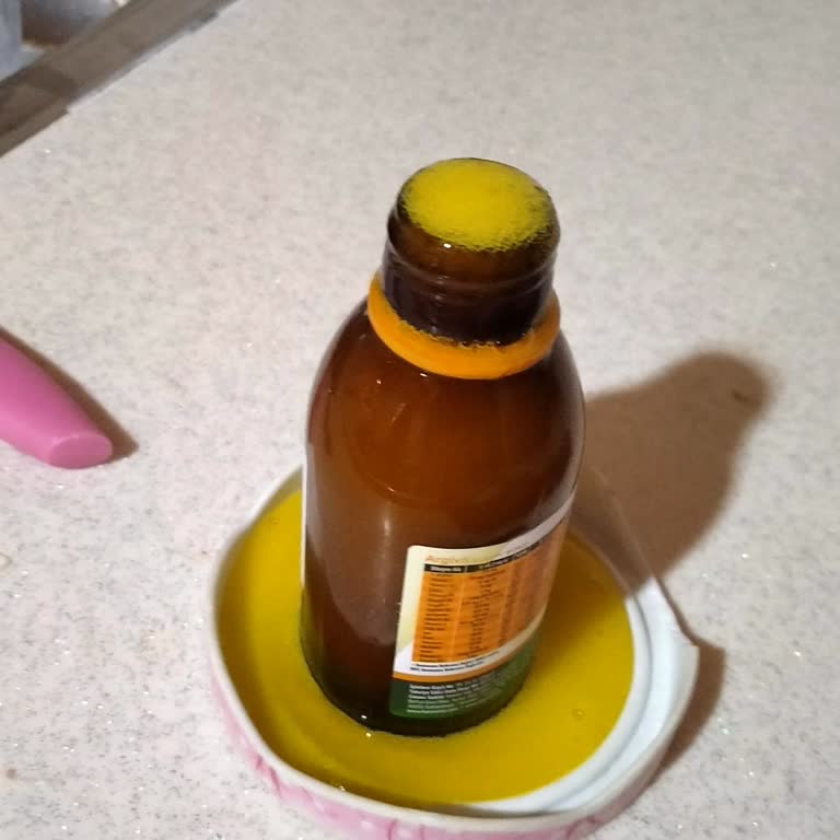 Argivit Şurup Köpürüyor Ve Taşıyor.