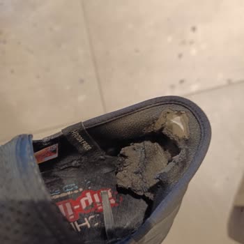 Skechers Ayakkabı İçi Parçalanma Sorunu