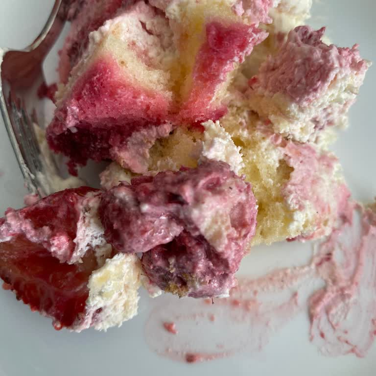 Liva Pastanesi | livapastacilik.com Ekşi Bozuk Pasta Teslim Edildi