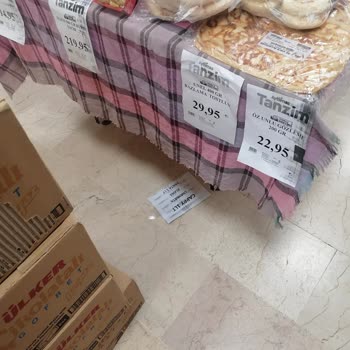 Aybimaş Market Uyarılara Rağmen Hala Bozuk Ürünler Rafta