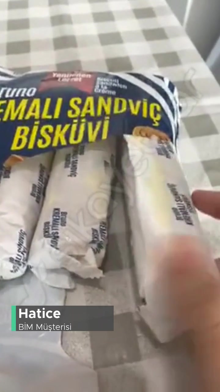 BİM Paketin Dışına Bulaşan Krema videonun kapak resmi