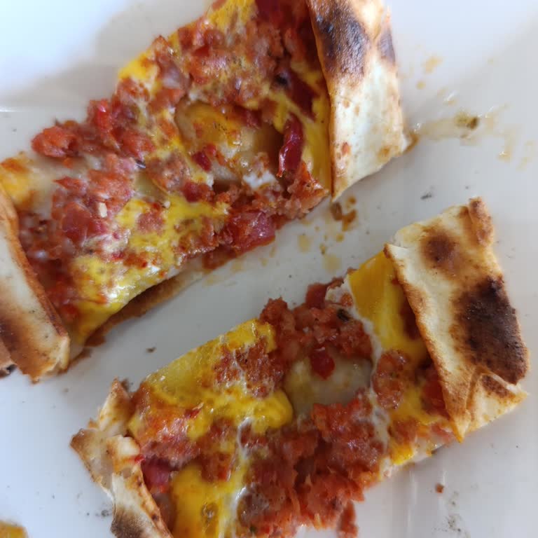 ADeko Yiyecek Kalitesiz Ve Pahalı