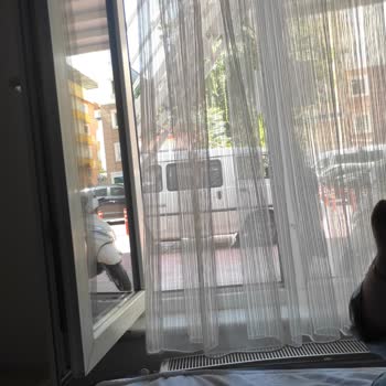 Acil Serviste Sigara İçen Doktorlar Ve Yetersiz Hizmet