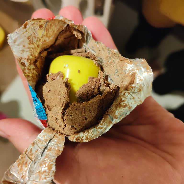 Ozmo Çikolatalı Yumurta Tarihi Geçmediği Halde Yenilemez Halde!