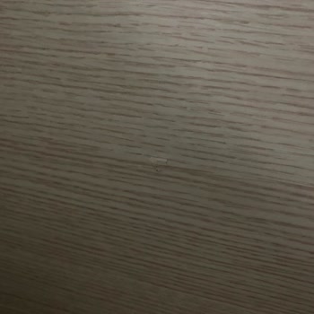 Evidea Yanlış Çivi Konulduğu İçin Masa Yüzeyi Çatladı.