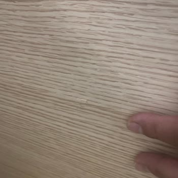 Evidea Yanlış Çivi Konulduğu İçin Masa Yüzeyi Çatladı.