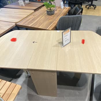 Evidea Yanlış Çivi Konulduğu İçin Masa Yüzeyi Çatladı.