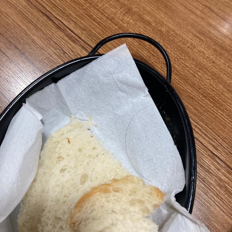 Suat Usta Tantuni İlgisizlik, Terbiyesizlik, Ekmekte Kıl