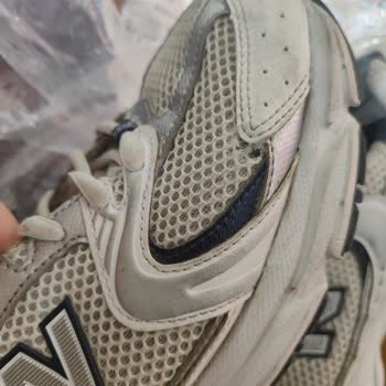 New Balance 530 Modelinde Deforme