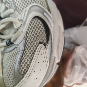 New Balance 530 Modelinde Deforme