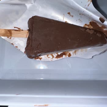 Golf Dondurma Roka Dondurma Tüketiminde Ağız Uyuşması Ve Acı Tat