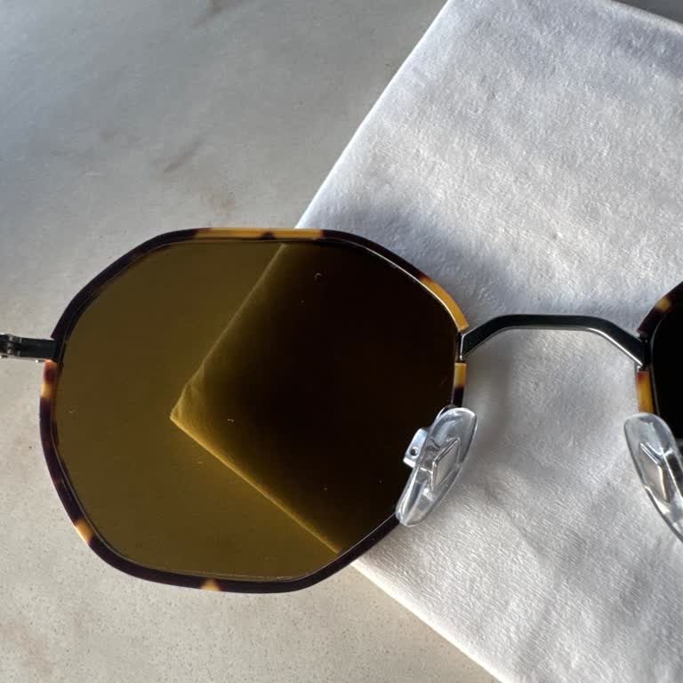 Sunglass Hut İlgilenmedi Başka Bir Gözlük Firmasına Yönlendirdi