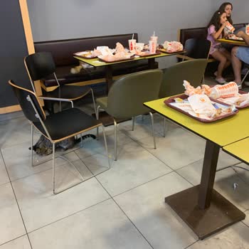 Popeyes Restoranında Hijyen Sorunu Ve İlgisizlik