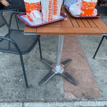 Popeyes Restoranında Hijyen Sorunu Ve İlgisizlik