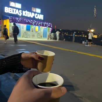 Beltaş Restoran Beltaş Kitap Cafe De İki Adet Kahve