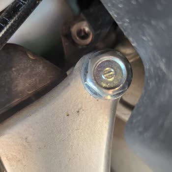 Mondial Motor Roadboy 125 Far Kendi Kendine Yanıp Sönüyor