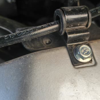 Mondial Motor Roadboy 125 Far Kendi Kendine Yanıp Sönüyor