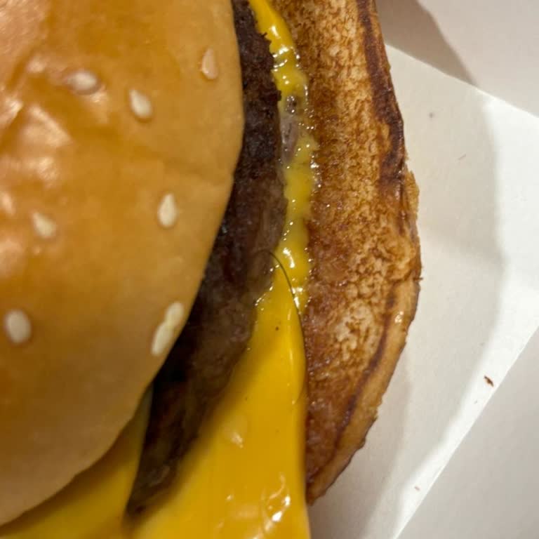 Yemeksepeti McDonald's Siparişimde Saç Çıktı Ve İlgisizlikle Karşılaştım