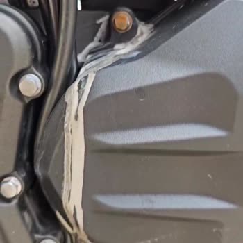 Kawasaki Motorum Akü Sıvısı Damlatıyor