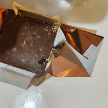 Elit Çikolata Elit Bohem Çikolatada Kurt Çıktı