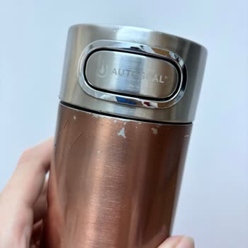 Contigo Termosumun Boyası Sökülüyor