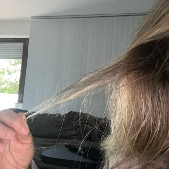 Hülya Demircan Kuaför Yanan Saçlarım Kestirmek Zorunda Kaldım!