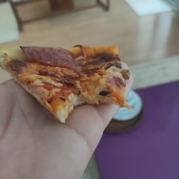 Migros Pizza Da Sinek Çıktı