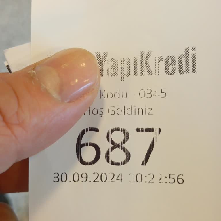 Yapı Kredi Bankası Banka Şubesindeki Uzun Bekleme Süresi Ve Yetersiz Hizmet