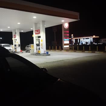 Shell İstasyonunda Cam Çatlağı Ve Personel Davranışı!