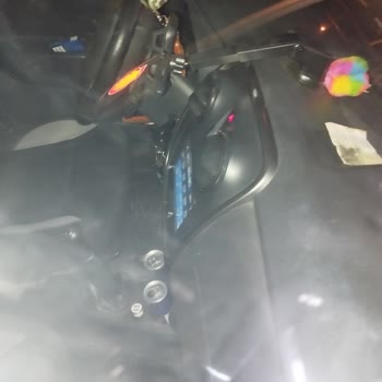 Shell İstasyonunda Cam Çatlağı Ve Personel Davranışı!