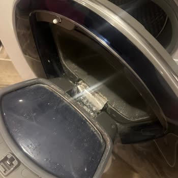 Samsung Çamaşır Makinesi Ekleme Kapağı Deformasyonu