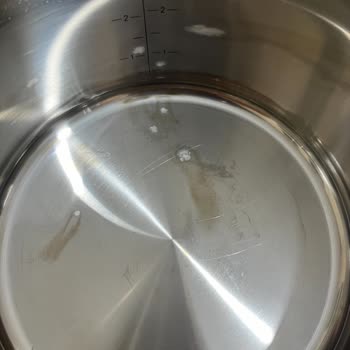 Zwilling Tencere Takımı İlk Kullanımda Karardı Ve Tabanı Soyuldu