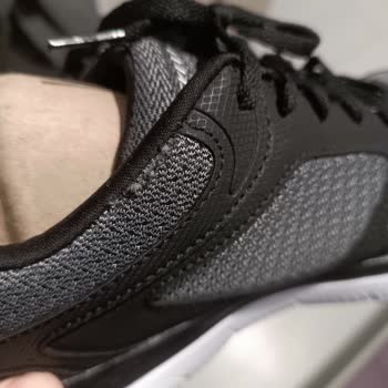Kozyatağı Carrefour AVM Carrefour SA Skechers Marka Ayakkabı Aldım Deforme Var Sökük