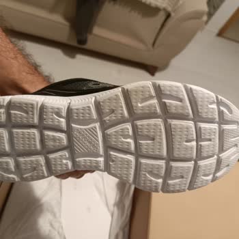 Kozyatağı Carrefour AVM Carrefour SA Skechers Marka Ayakkabı Aldım Deforme Var Sökük