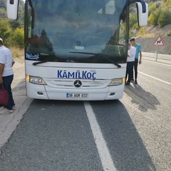Kamil Koç Yolculuk Esnasında Balata Kırıldı Ve Tekerlek Yerinden Çıktı