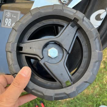 Bauhaus Gardol GBV-E Rasenlüfter mit defektem Rad geliefert und kein Ersatz erhalten