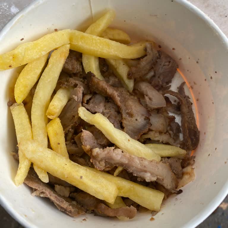 Köfteci Yusuf Ankara Podium Şubesinde Kalitesiz Döner Ve İlgisiz Hizmet