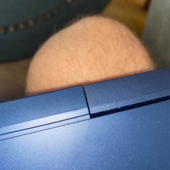 HP Victus Sebepsiz Çatlaklar